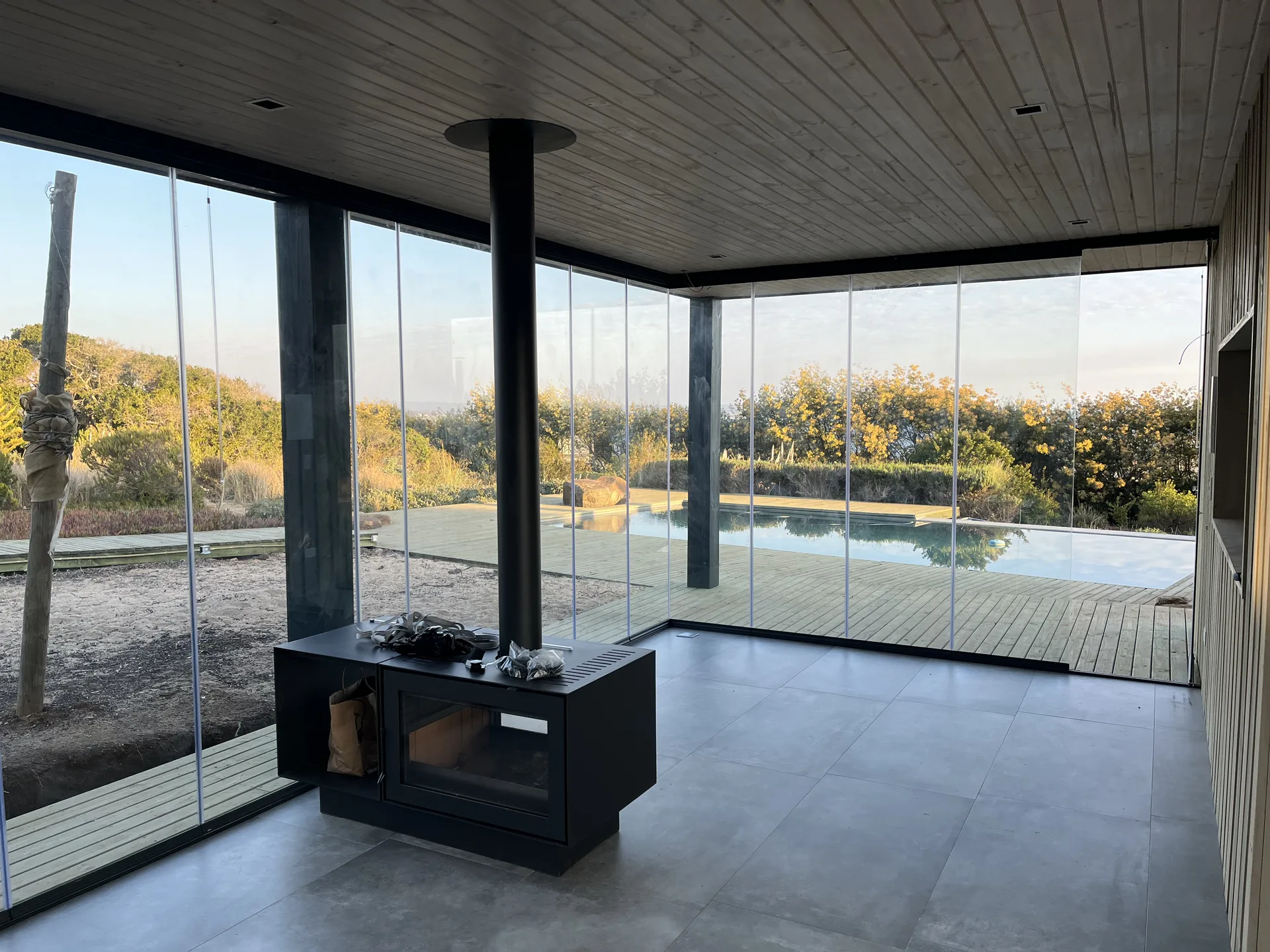Instalación de cortinas de vidrio plegables — Viento Norte Fachadas