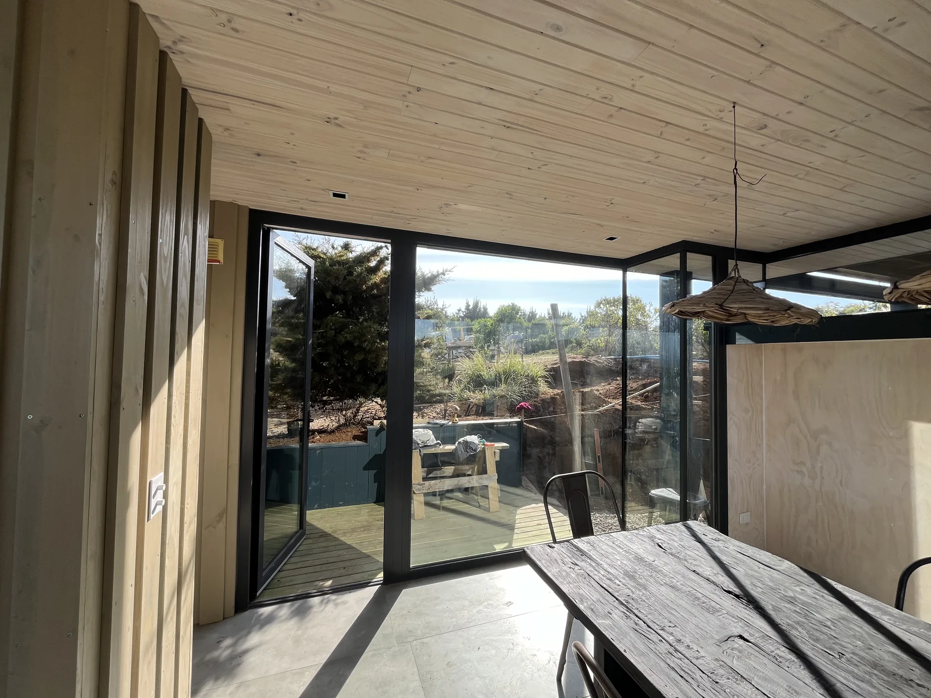 Instalación de ventanas de PVC con termopanel — Viento Norte Fachadas