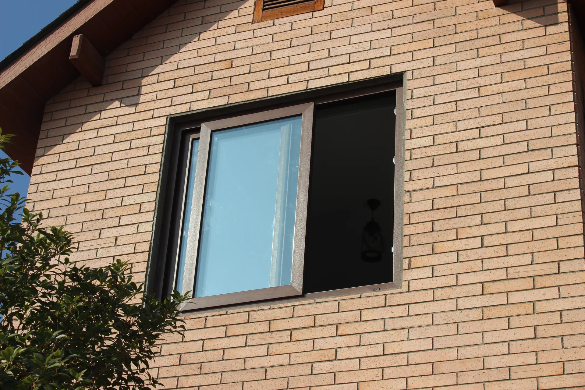 Instalación de ventanas de PVC con termopanel — Viento Norte Fachadas