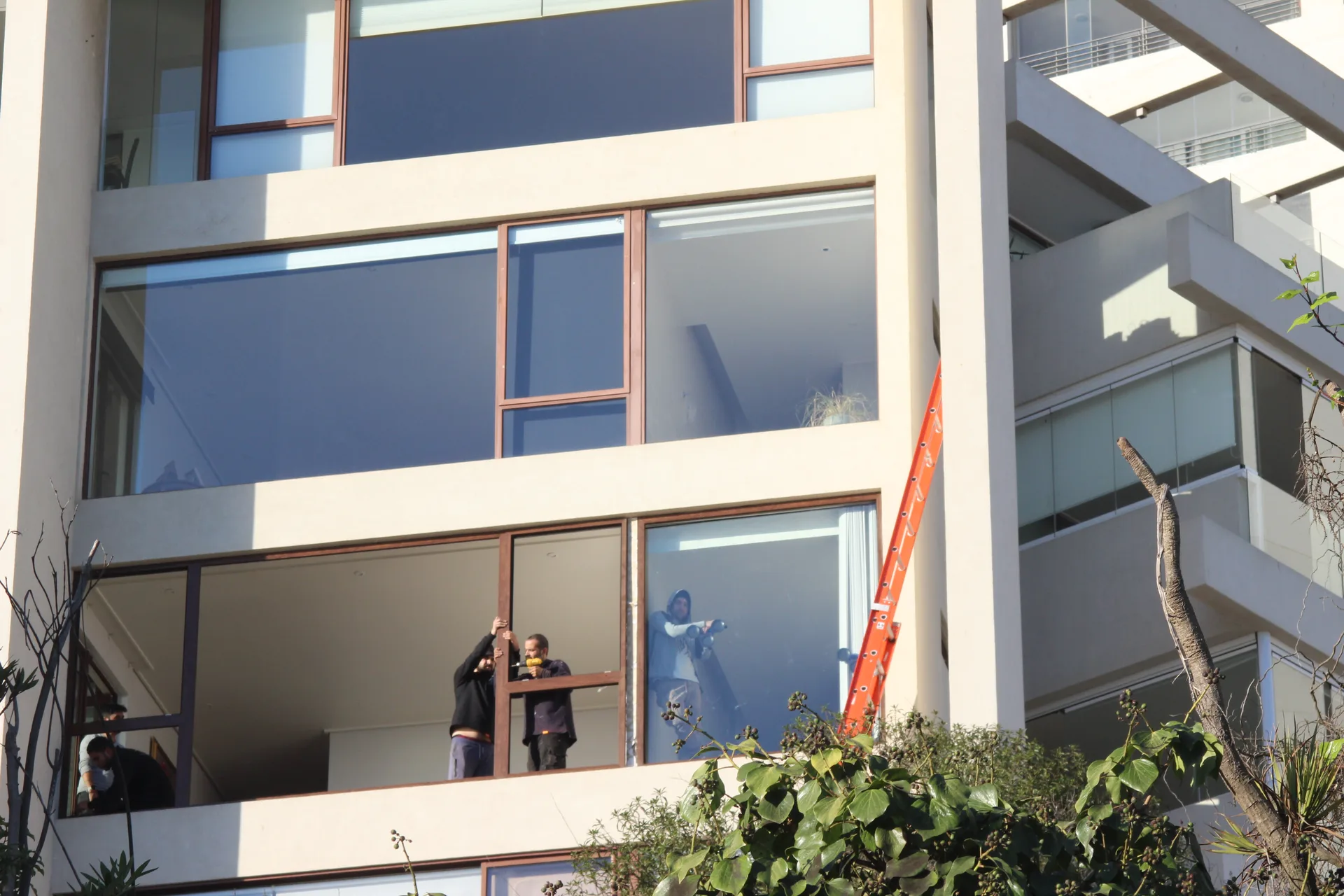 Instalación de ventanas de PVC con termopanel — Viento Norte Fachadas